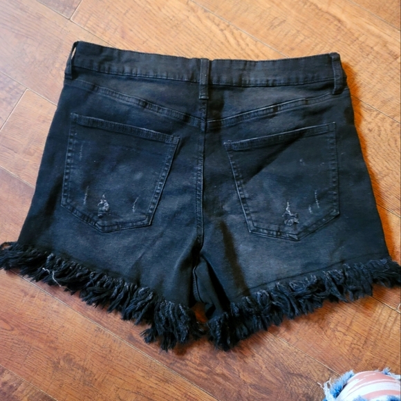 Fringed boho festival shorts - Picture 1 of 2
